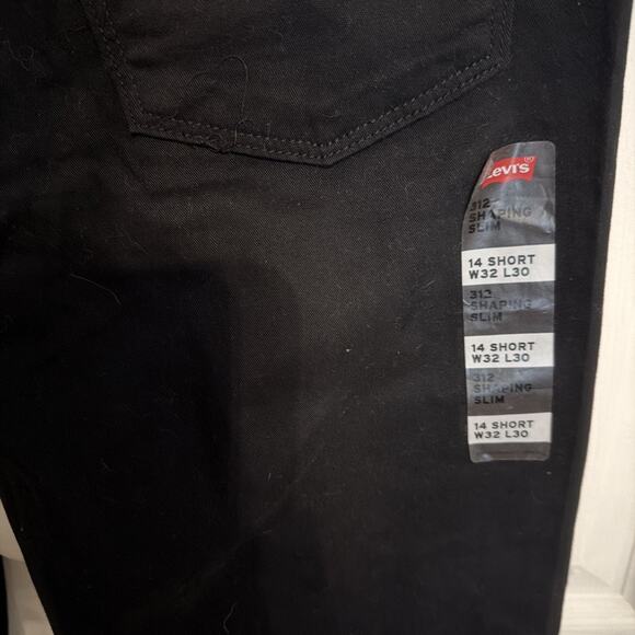 NEW Levi’s Women’s 312 Shaping Slim Hypersoft Black Size 32 14S Short Chino - Picture 6 of 10